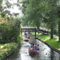 Jaarlijks Singlesweekend Weerribben. Varen, fietsen , dahliacorso en veel gezelligheid! Boek nu!