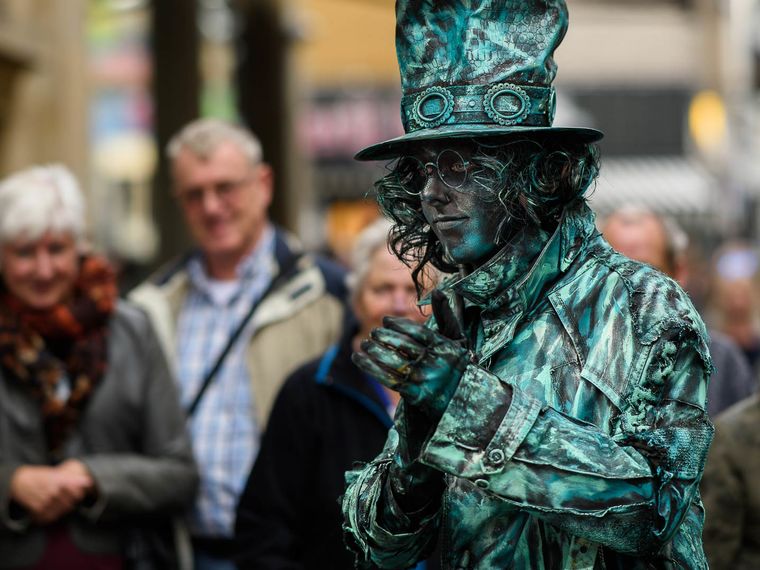 World living statues Arnhem