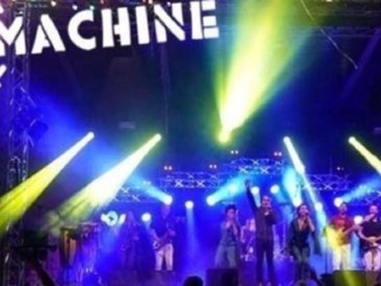 Live soul funk band B Machine Ede