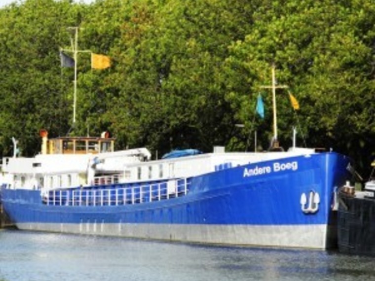 Vakantieweek op schip. Yoga, klank en meditatie, varen, wandelen. GAAT DOOR!