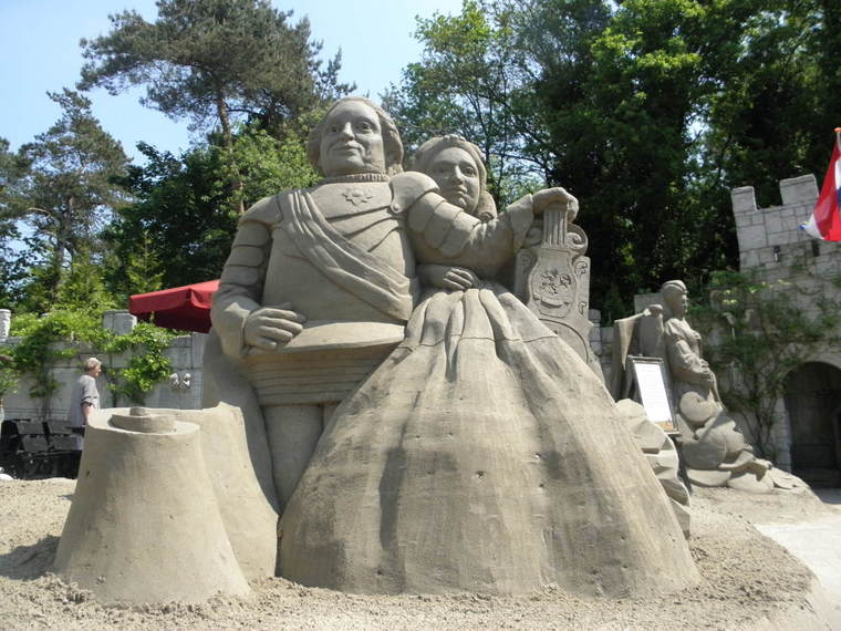 Hemelvaart Wandelcafé Garderen singles & Veluwse Zandsculpturen
