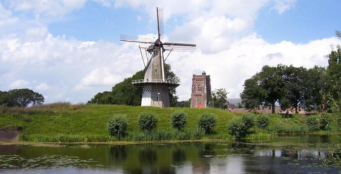 Wandelcafé Woudrichem Groesplaat & stadswandeling. Wandelen singles 40+50+60+ NIEUW!