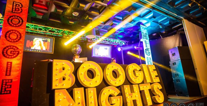 Boogie Nights  30+  Party te Zevenaar.