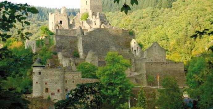 Adv. Single Reis Wandelen Eifelsteig Duitsland. Deel 3 van 4. Hillesheim - Manderscheid 5 dagen.