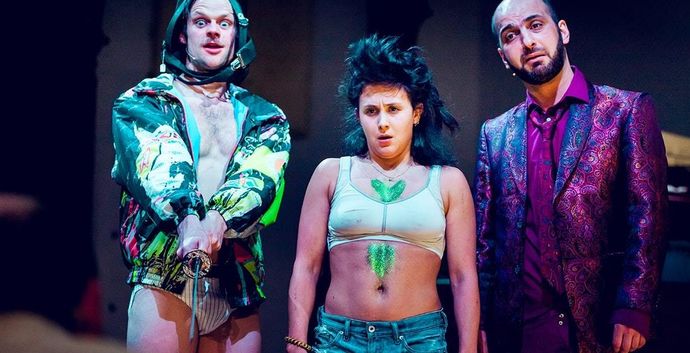Theater kijken online met singles! Theater Utrecht met 'The Family'