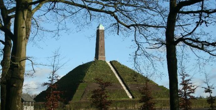 SE Wandelcafe Pyramide van Austerliz . Nieuw! Wandelen singles 45+55+65+